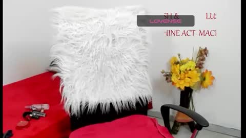 Snapshot of sarah_sweett chatting on May 7, 2026, 10:42 am Sarah online show from May 7, 2026, 10:42 am