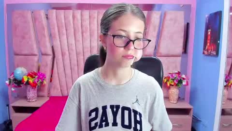 Sarah online show from October 7, 2025, 2:14 pm