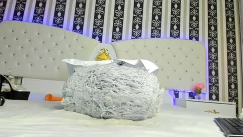 Sarah online show from February 18, 2025, 11:30 pm