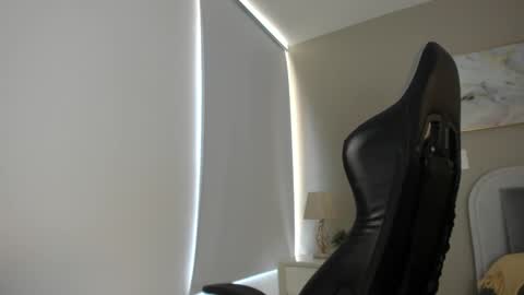 Snapshot of sarah_vegaa chatting on February 8, 2025, 3:31 pm sarahI miss you guys online show from February 8, 2025, 3:31 pm