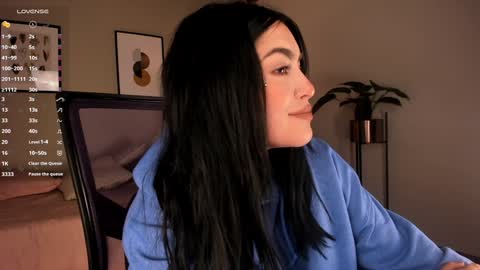   online show from December 12, 2024, 9:15 pm