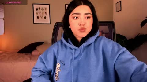   online show from December 15, 2024, 4:48 pm