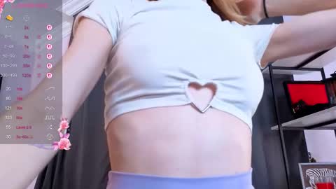 Snapshot of sarah_wenvy chatting on October 30, 2025, 8:27 am Sofia online show from October 30, 2025, 8:27 am