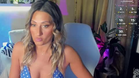 Divine Sarah NONUDE model online show from May 24, 2026, 4:34 pm