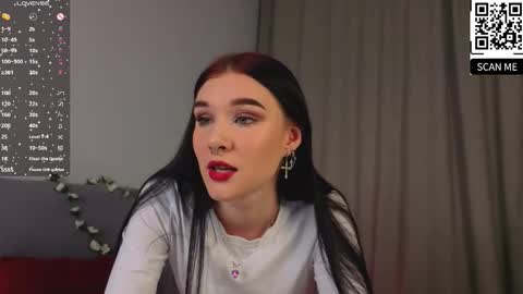 Snapshot of sarahhunny chatting on September 28, 2025, 10:15 pm Sarah online show from September 28, 2025, 10:15 pm