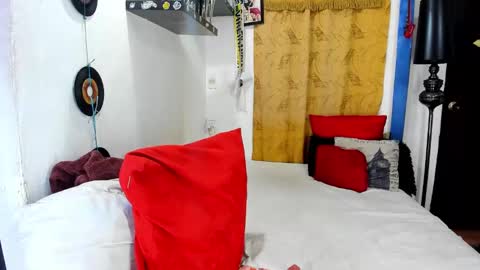  SARAHJEY     online show from February 3, 2025, 6:45 am