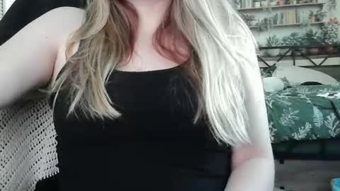 Snapshot of sarahmummy chatting on February 16, 2026, 9:22 pm Sarah online show from February 16, 2026, 9:22 pm