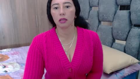 Snapshot of sarahott_1 chatting on January 17, 2025, 5:08 pm Lia online show from January 17, 2025, 5:08 pm