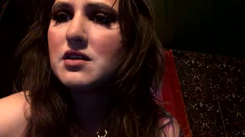 sarahsweetie17 online show from September 10, 2025, 11:05 pm