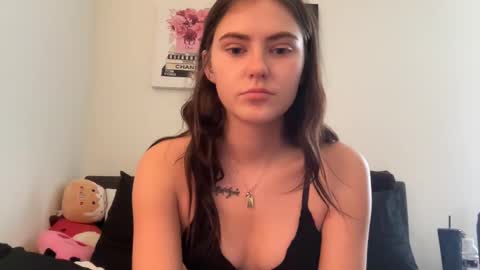 SarahxOliver online show from January 14, 2025, 6:49 pm