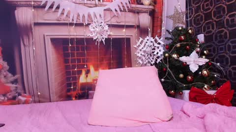 Sara  online show from December 24, 2024, 1:06 pm