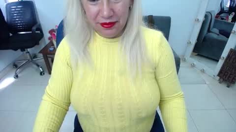 Saraloves online show from September 30, 2025, 3:28 pm