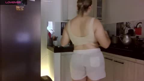 Snapshot of saramartinez100 chatting on February 17, 2026, 5:30 pm sara martinez online show from February 17, 2026, 5:30 pm