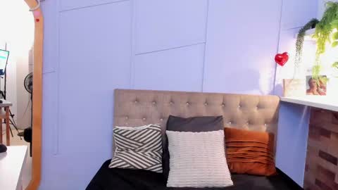 Sara and Edward online show from October 26, 2025, 12:33 pm