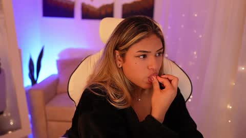 Sara online show from December 22, 2024, 12:39 am