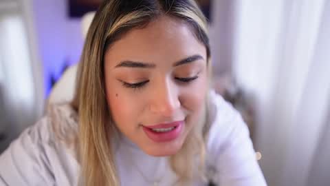 Sara online show from January 1, 2025, 8:37 pm