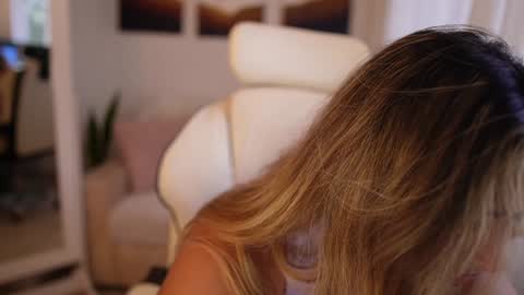 Sara online show from January 10, 2025, 10:04 pm