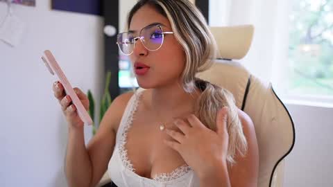 Sara online show from January 25, 2025, 9:14 pm