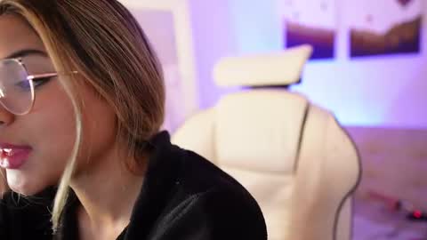 Sara online show from February 11, 2025, 1:31 am