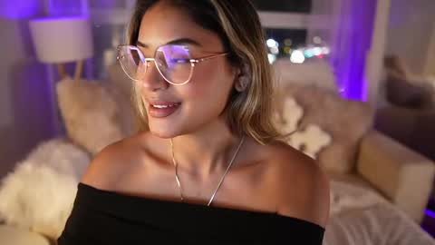 Sara online show from March 4, 2025, 11:54 pm