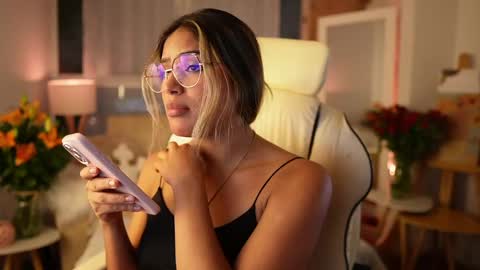 Sara online show from March 12, 2025, 1:58 am