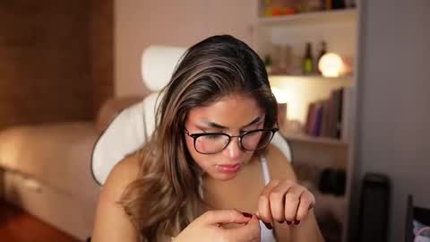 Sara online show from September 12, 2025, 1:06 am