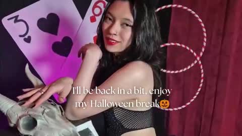   online show from October 11, 2025, 11:42 am