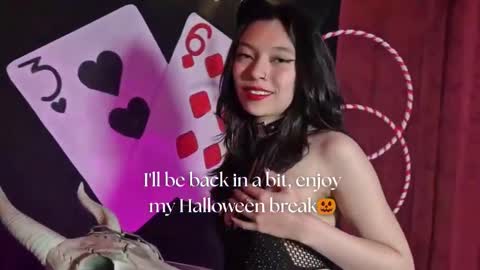   online show from October 13, 2025, 11:54 am