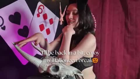   online show from October 21, 2025, 11:55 am