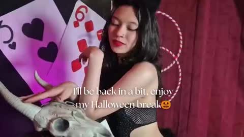   online show from October 27, 2025, 11:47 am