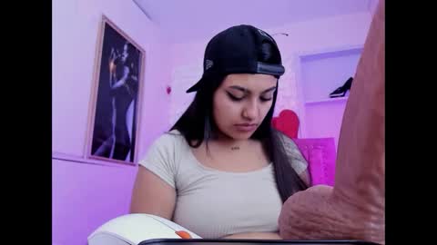 Snapshot of sarastonesx chatting on September 25, 2025, 11:36 am sarastonesx online show from September 25, 2025, 11:36 am