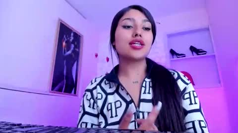 Snapshot of sarastonesx chatting on October 16, 2025, 5:41 am sarastonesx online show from October 16, 2025, 5:41 am