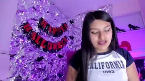 Snapshot of sarastonesx chatting on October 25, 2025, 8:00 am sarastonesx online show from October 25, 2025, 8:00 am