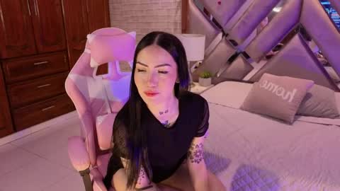 Snapshot of saratorresxx chatting on April 23, 2026, 3:47 pm Sara online show from April 23, 2026, 3:47 pm