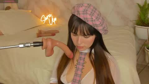   - independient model online show from December 3, 2024, 5:31 am