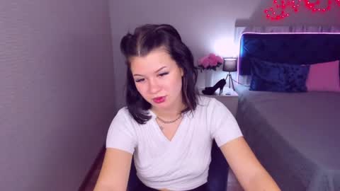 Snapshot of saravivid chatting on June 12, 2026, 9:08 am SaraVivid online show from June 12, 2026, 9:08 am