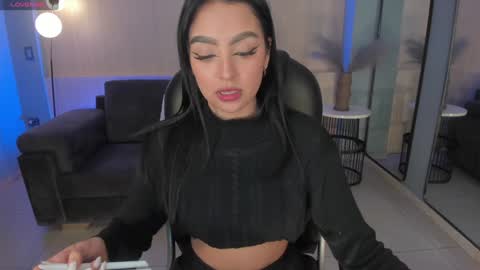 Sara Winstone online show from December 14, 2024, 7:46 pm