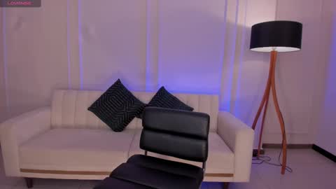 Sara Winstone online show from February 18, 2025, 10:14 pm