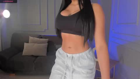 Sara Winstone online show from February 23, 2025, 12:05 pm