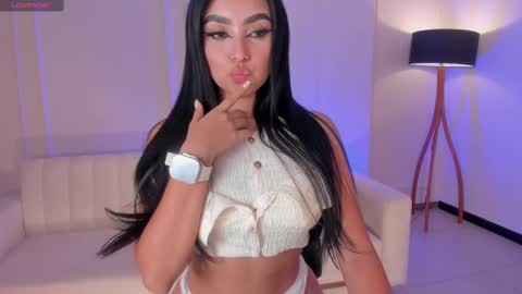 Sara Winstone online show from March 5, 2025, 8:32 pm