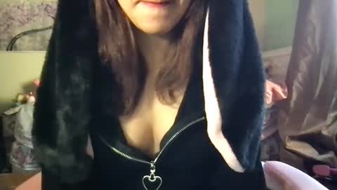 saraxcxo online show from October 5, 2025, 1:53 pm