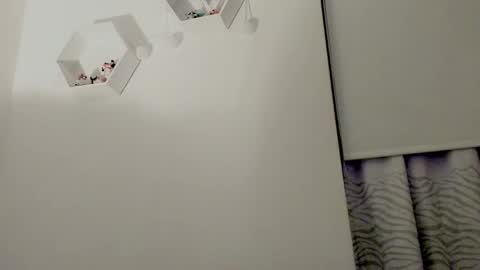 Saray  online show from February 17, 2026, 4:09 am