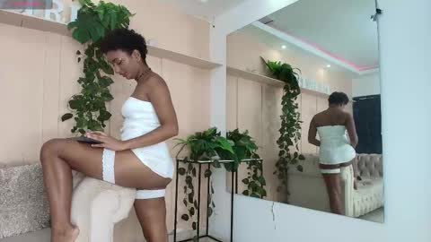 Saray Mardez online show from February 14, 2025, 1:18 pm