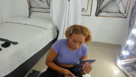 Saray Mardez online show from October 15, 2025, 12:05 pm