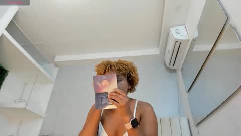 Saray Mardez online show from October 19, 2025, 12:17 pm