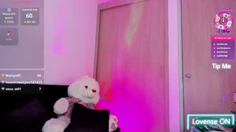 Snapshot of saray_mendoza chatting on February 3, 2026, 2:53 am Saray Mendoza online show from February 3, 2026, 2:53 am