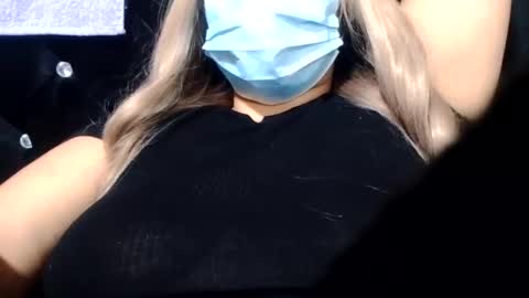 saray_mixx online show from November 6, 2025, 4:02 am