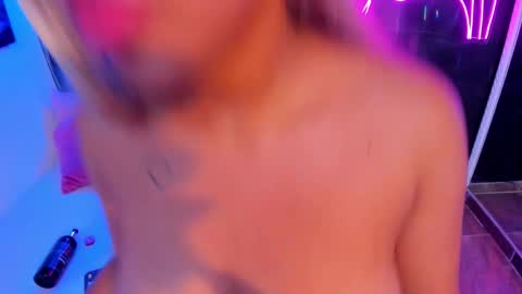 saraycooper_ online show from September 10, 2025, 4:56 am