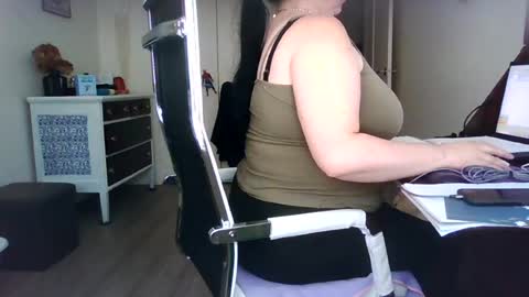 Sara online show from July 10, 2026, 6:32 pm