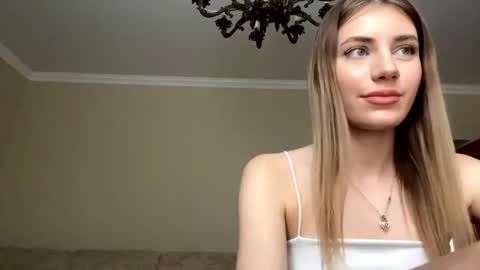 Snapshot of sarigerla chatting on July 15, 2026, 3:39 pm sarigerla online show from July 15, 2026, 3:39 pm